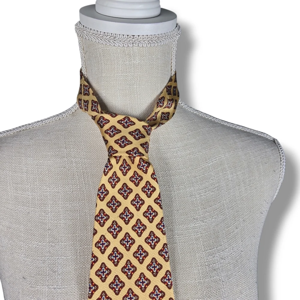 Oscar de la Renta Mens 100% Silk Tie Yellow Burgundy Navy Print Made In USA